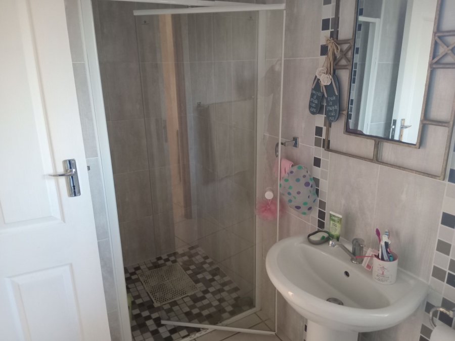 3 Bedroom Property for Sale in Heiderand Western Cape